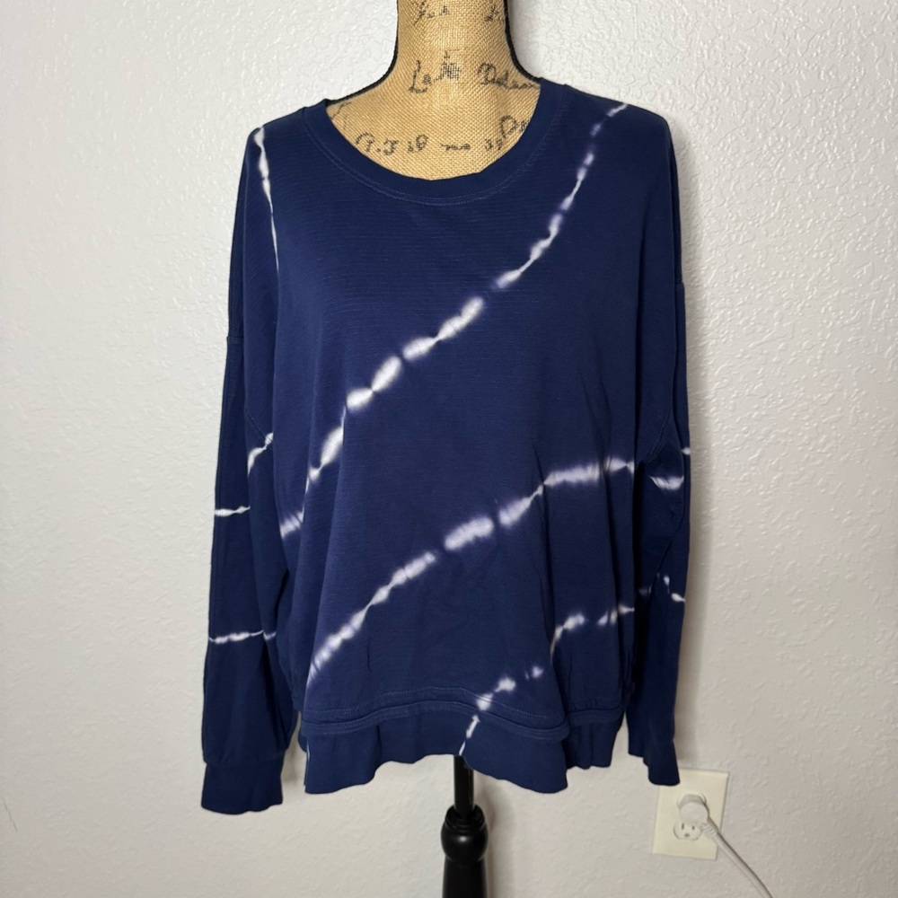 Athleta Sundown Sweatshirt 2.0 Eclipse Blue Tie Dye Size L Gym Active Lounge